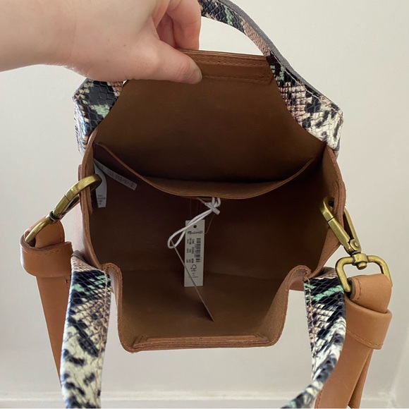$158 NWT Madewell Sydney Tan Snake Embossed Leather Crossbody Satchel Bag - Picture 12 of 13